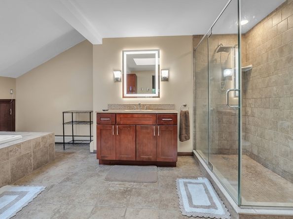 8 Brookside Rd, Middleton MA 01949