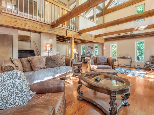 8 Brookside Rd, Middleton MA 01949