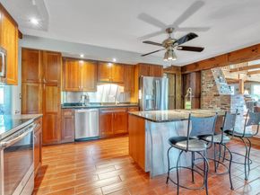 8 Brookside Rd, Middleton MA 01949