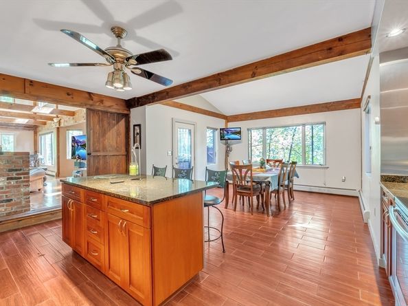 8 Brookside Rd, Middleton MA 01949