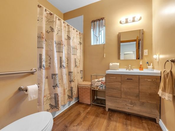 8 Brookside Rd, Middleton MA 01949