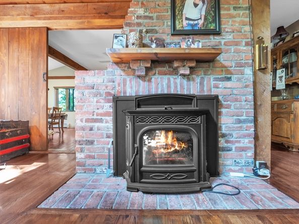 8 Brookside Rd, Middleton MA 01949