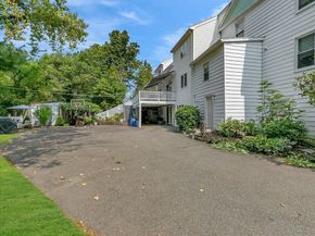 51 Walnut St, Saugus MA 01906