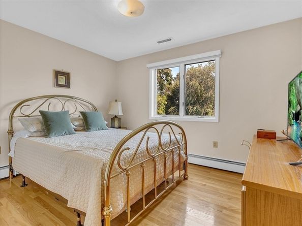 51 Walnut St, Saugus MA 01906