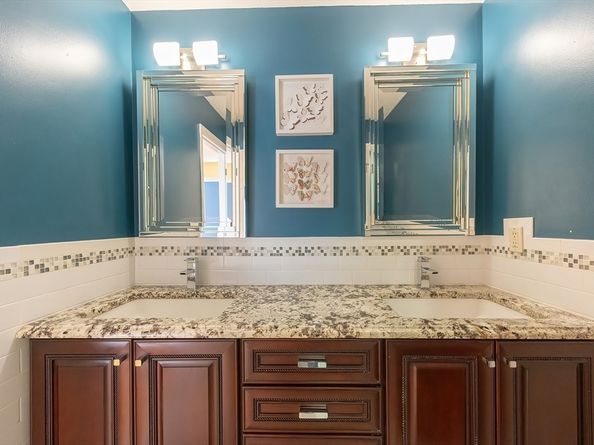 290 Central Ave, Milton MA 02186