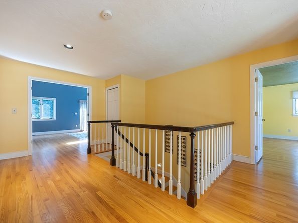 290 Central Ave, Milton MA 02186