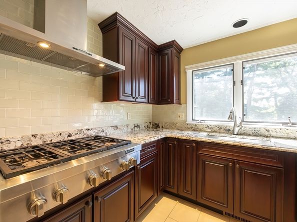 290 Central Ave, Milton MA 02186