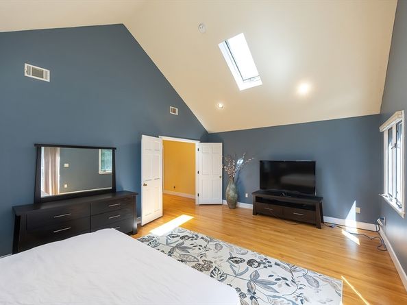 290 Central Ave, Milton MA 02186