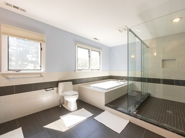 290 Central Ave, Milton MA 02186