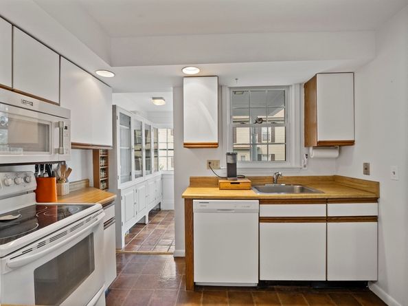 88 Elm St 1, North Andover MA 01845