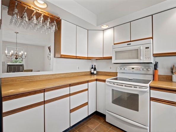 88 Elm St 1, North Andover MA 01845