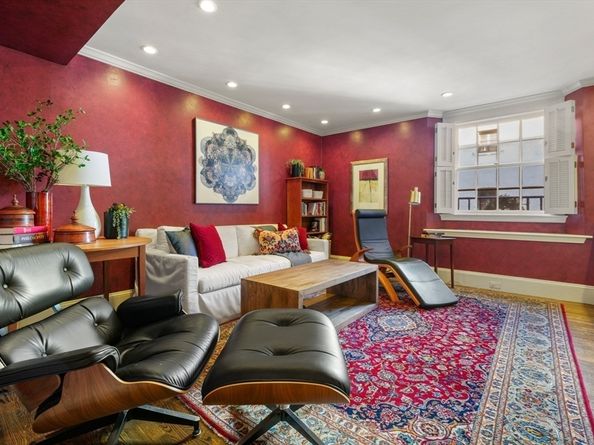 142 Chestnut Street 45, Boston MA 02108