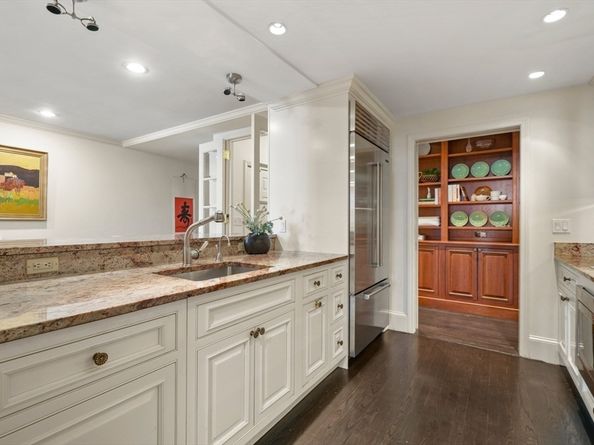 142 Chestnut Street 45, Boston MA 02108
