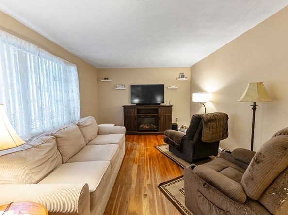 99 S Meadow Rd, Carver MA 02330