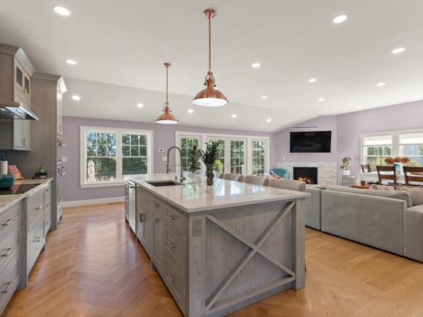 20 Blossom Rd, Braintree MA 02184