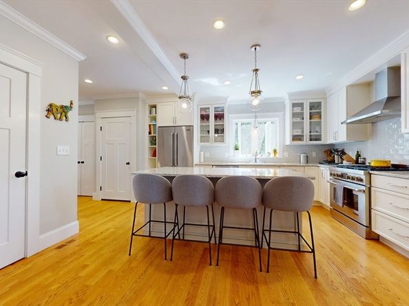 50 Hathaway Cir, Arlington MA 02476