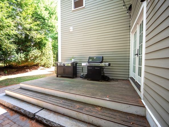 50 Hathaway Cir, Arlington MA 02476