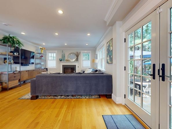 50 Hathaway Cir, Arlington MA 02476