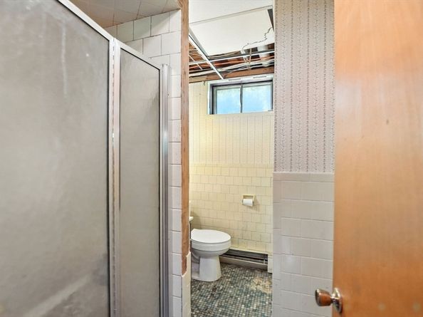 385 River Rd, Uxbridge MA 01569