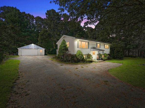 385 River Rd, Uxbridge MA 01569