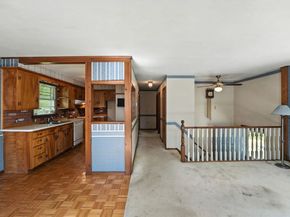 385 River Rd, Uxbridge MA 01569