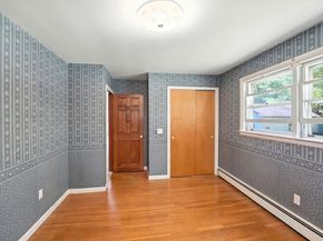 385 River Rd, Uxbridge MA 01569