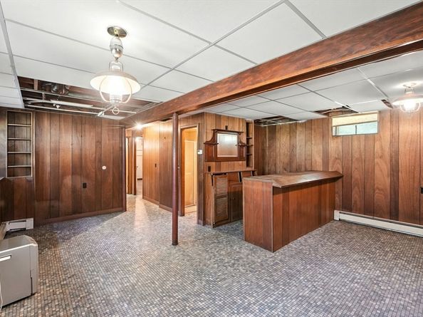 385 River Rd, Uxbridge MA 01569