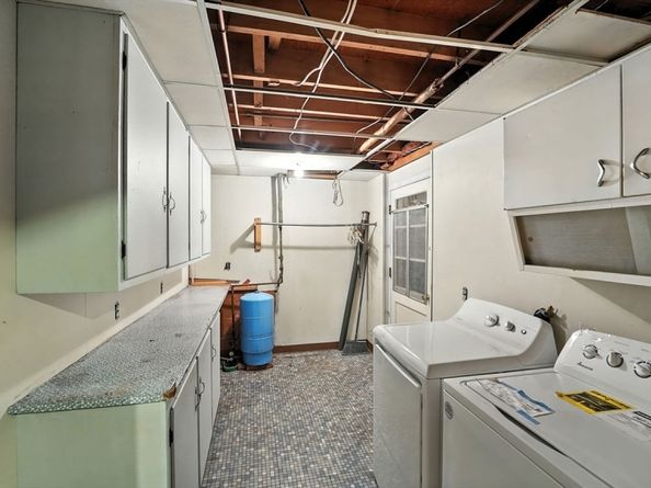 385 River Rd, Uxbridge MA 01569