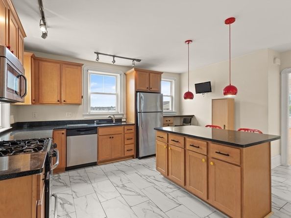 17 Messervy St 1, Salem MA 01970