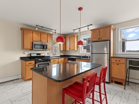 17 Messervy St 1, Salem MA 01970