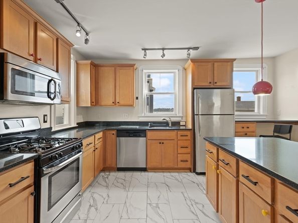 17 Messervy St 1, Salem MA 01970