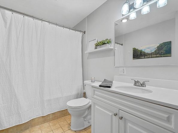 36 Village Road 203, Middleton MA 01949