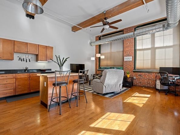 160 Fremont St 204, Worcester MA 01603