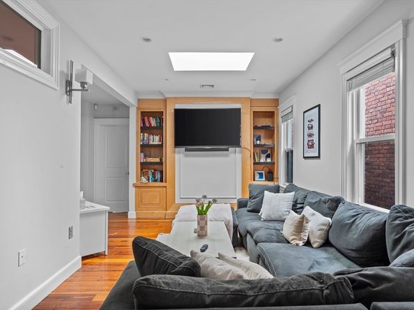 733 E 3rd St, Boston MA 02127