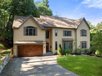7 Henderson Rd