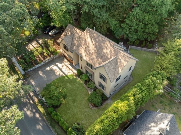 7 Henderson Rd, Lexington MA 02420