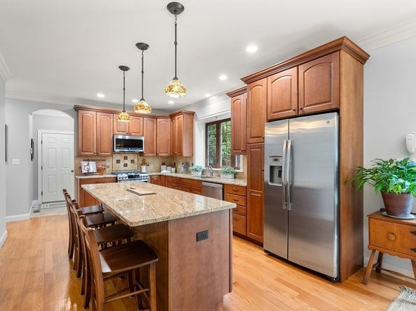 7 Henderson Rd, Lexington MA 02420