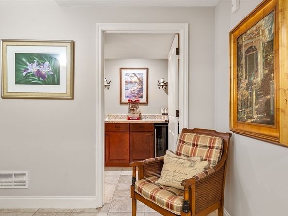 7 Henderson Rd, Lexington MA 02420