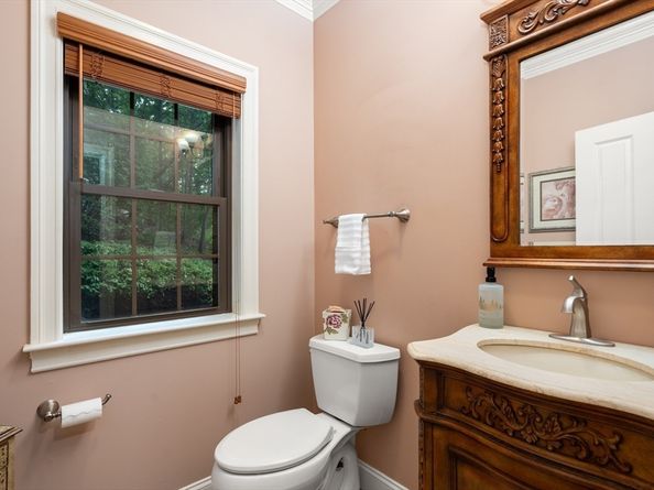 7 Henderson Rd, Lexington MA 02420