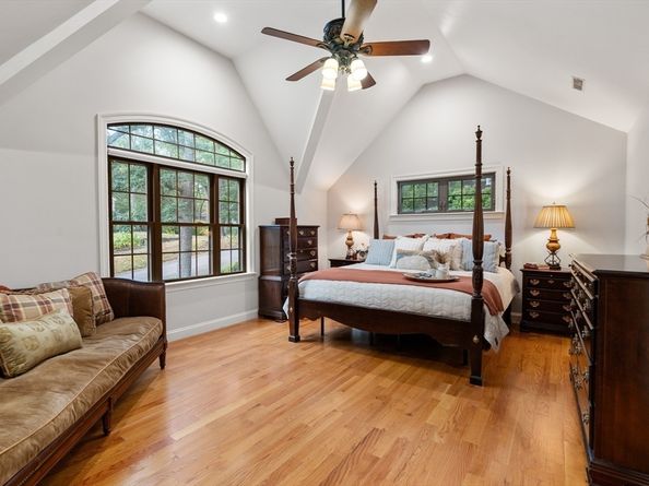 7 Henderson Rd, Lexington MA 02420