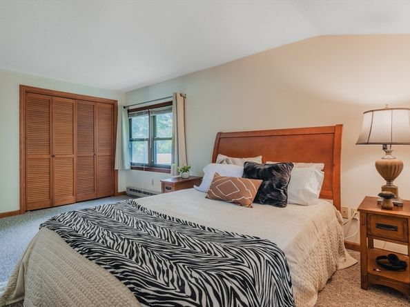 52 Fairlawn Cir, Shrewsbury MA 01545