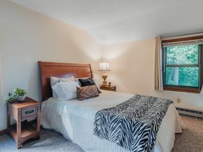 52 Fairlawn Cir, Shrewsbury MA 01545