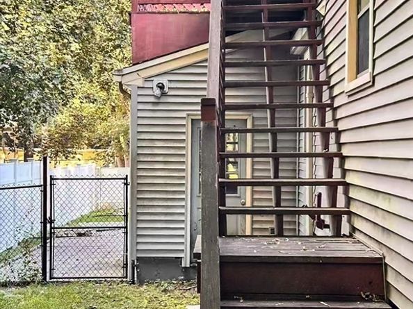 52 Fairlawn Cir, Shrewsbury MA 01545