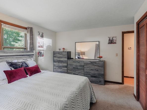 52 Fairlawn Cir, Shrewsbury MA 01545