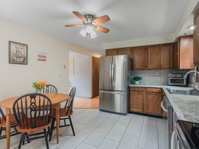 52 Fairlawn Cir, Shrewsbury MA 01545