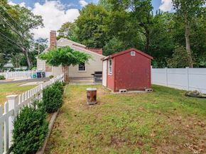 52 Fairlawn Cir, Shrewsbury MA 01545