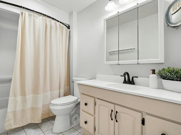 123 Chapin Rd 1D4, Hudson MA 01749