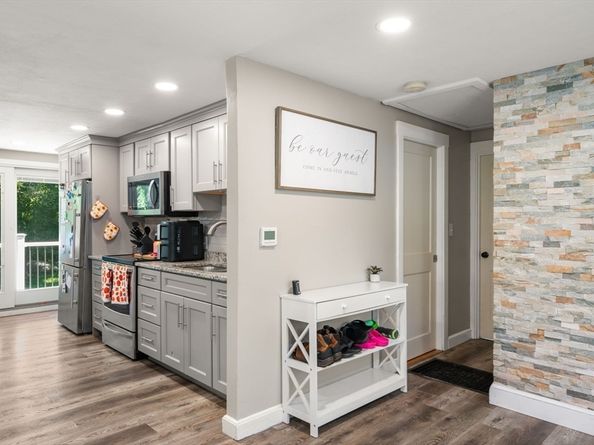 14 Jamieson St, Abington MA 02351