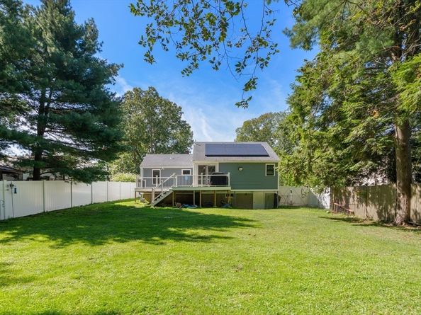 14 Jamieson St, Abington MA 02351