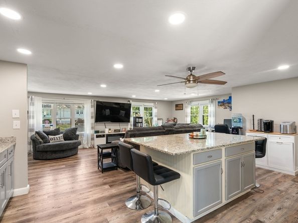 14 Jamieson St, Abington MA 02351